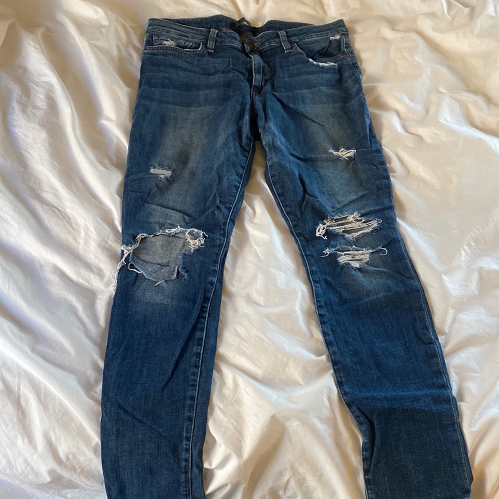 Joes dark wash skinny ripped Jean size 31